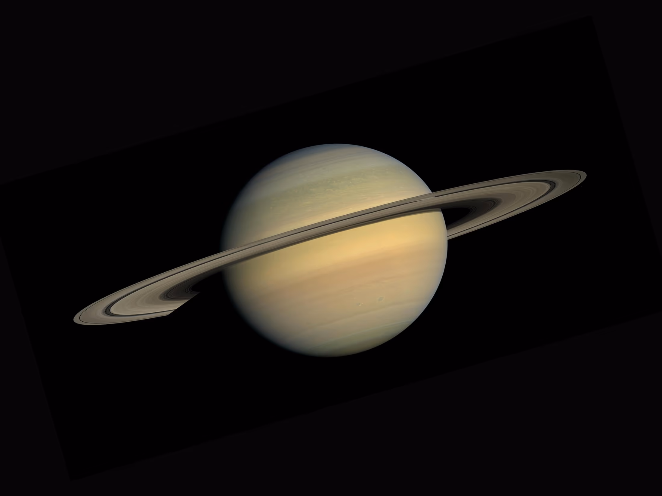 Vue nocturne de la Terre, densité lumineuse et signal orbital.